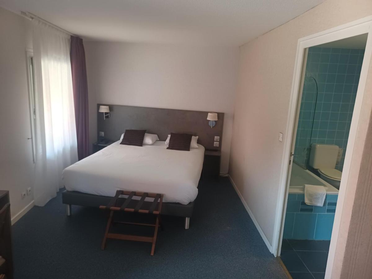 Hotel La Parenthese Attignat エクステリア 写真